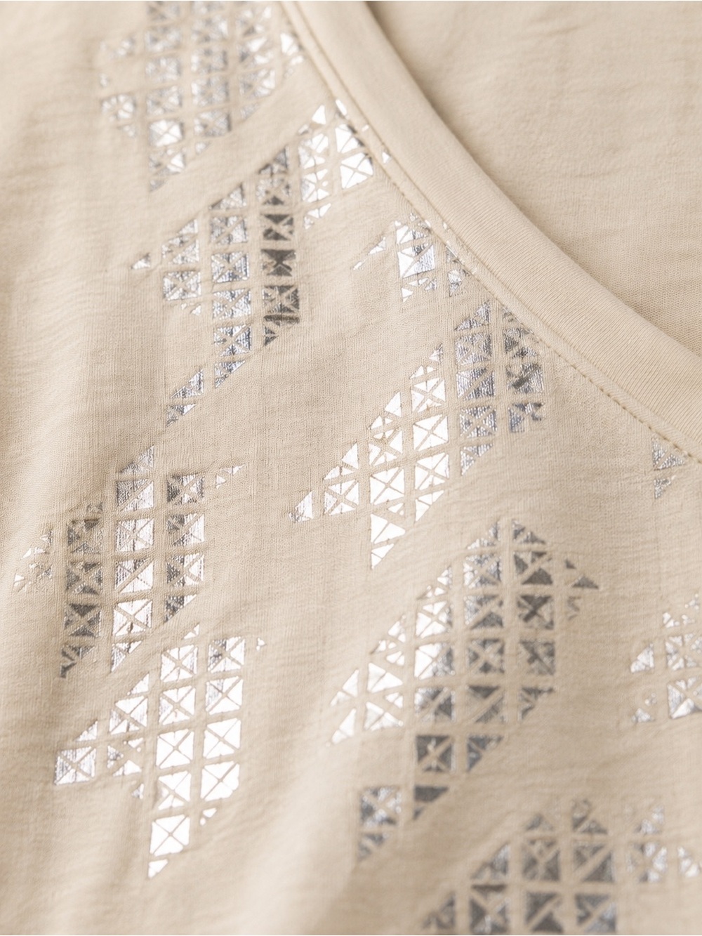 Cream and Metallic Siver V-Neck Graphic Tee Gray Stitch - Like New - Flagship - Picture 7 of 16